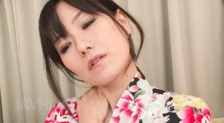 Manami Komukai hübsche pornographische galerien