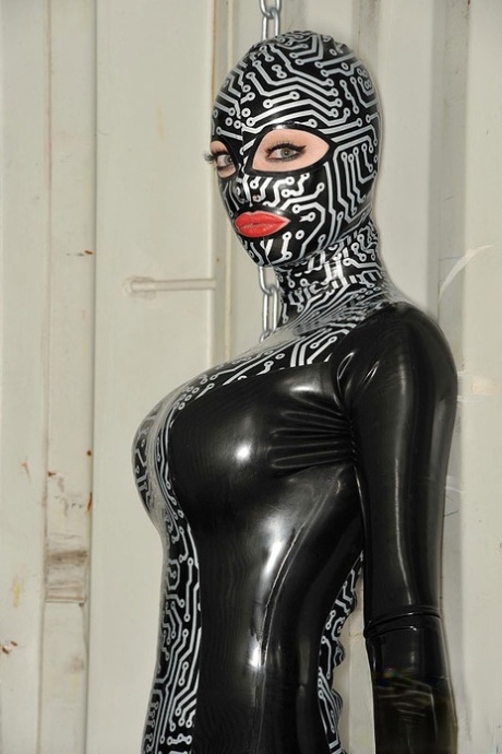 Latex Lucy xxx bild