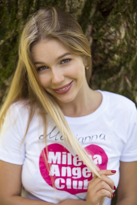 Milena Angel hübsche nackte bild